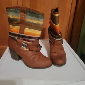 Mossimo 5.5 multicolored boots